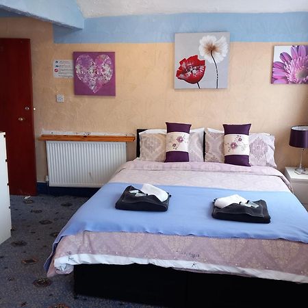 My Adam Hotel Blackpool Esterno foto