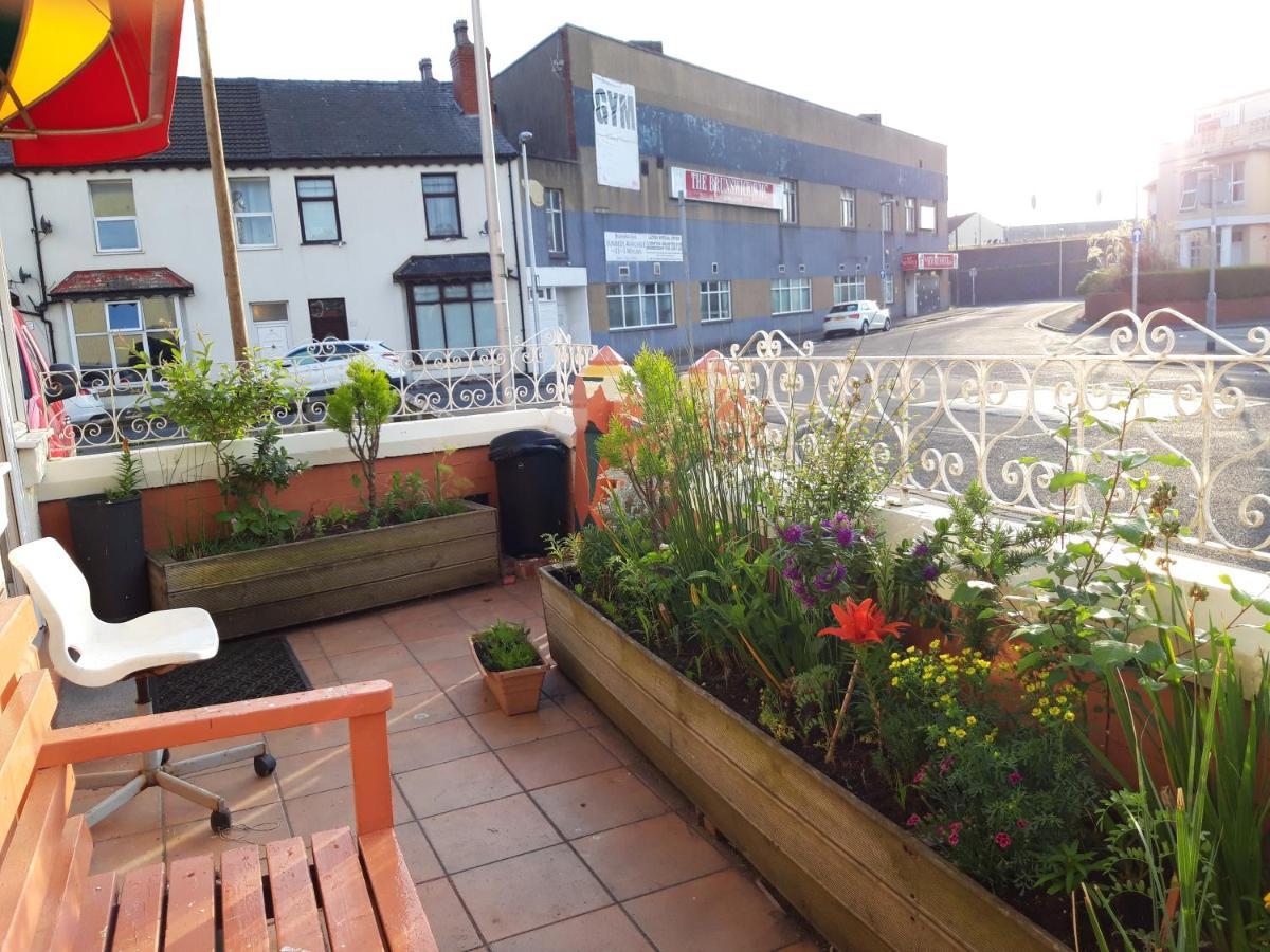 My Adam Hotel Blackpool Esterno foto
