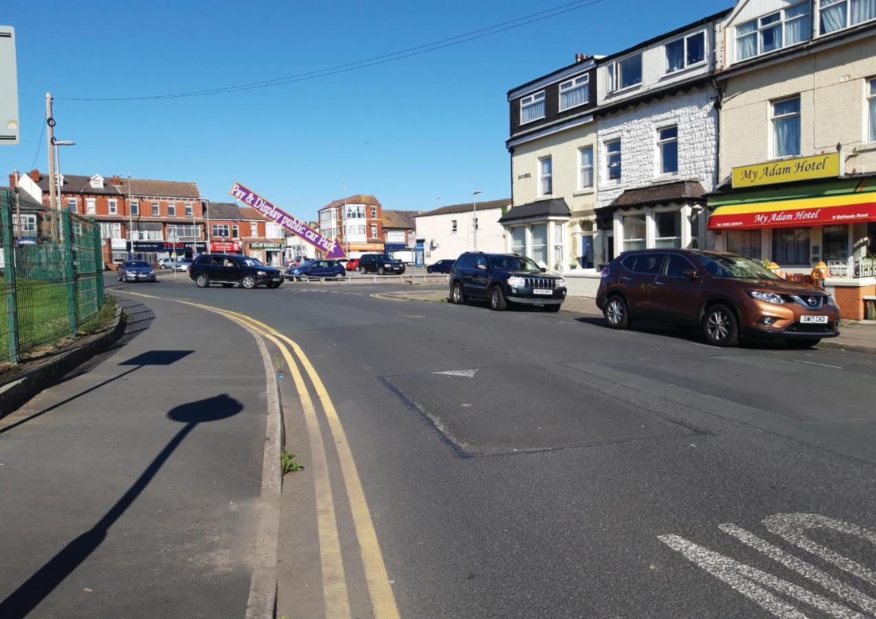 My Adam Hotel Blackpool Esterno foto