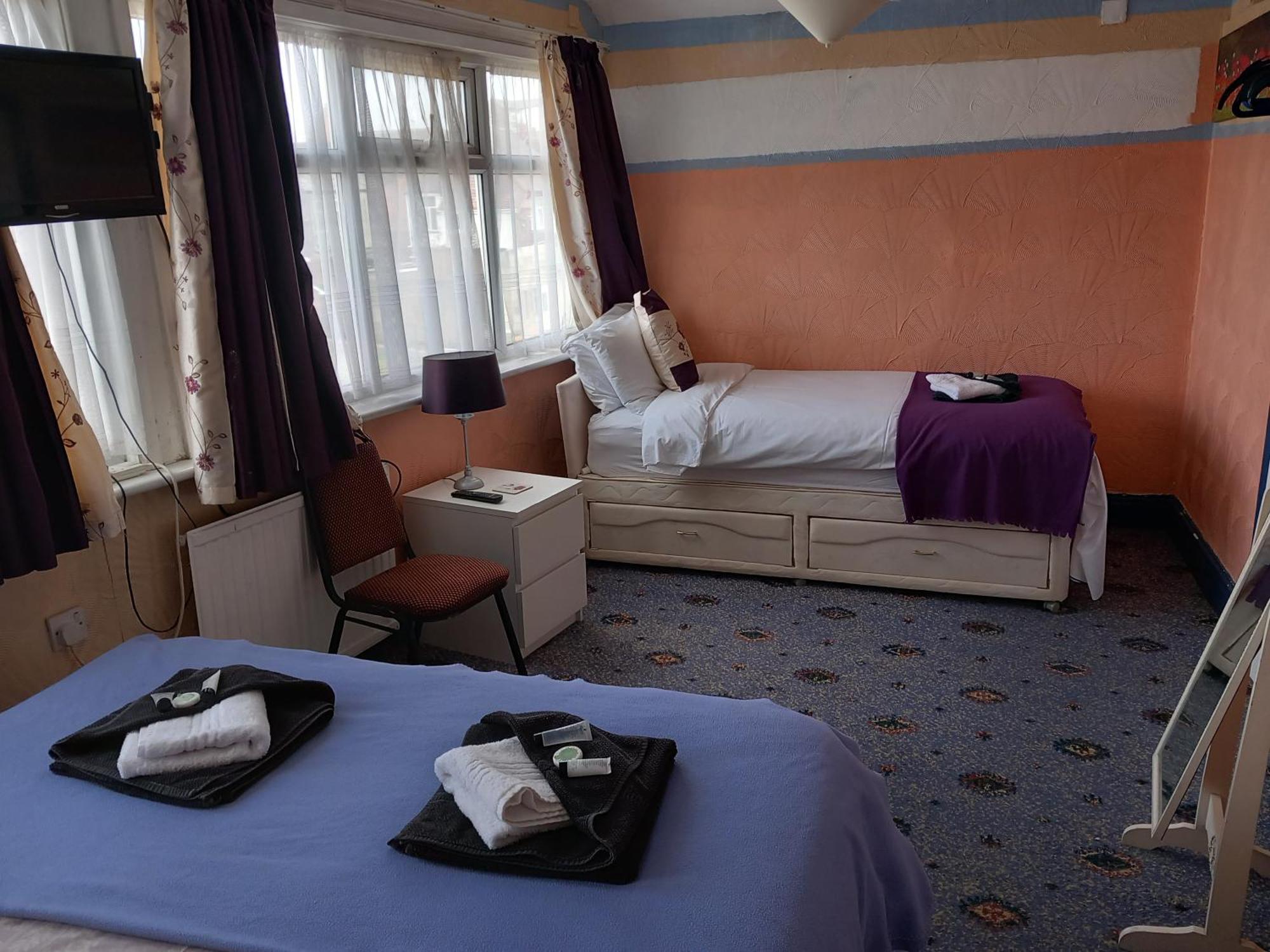 My Adam Hotel Blackpool Esterno foto