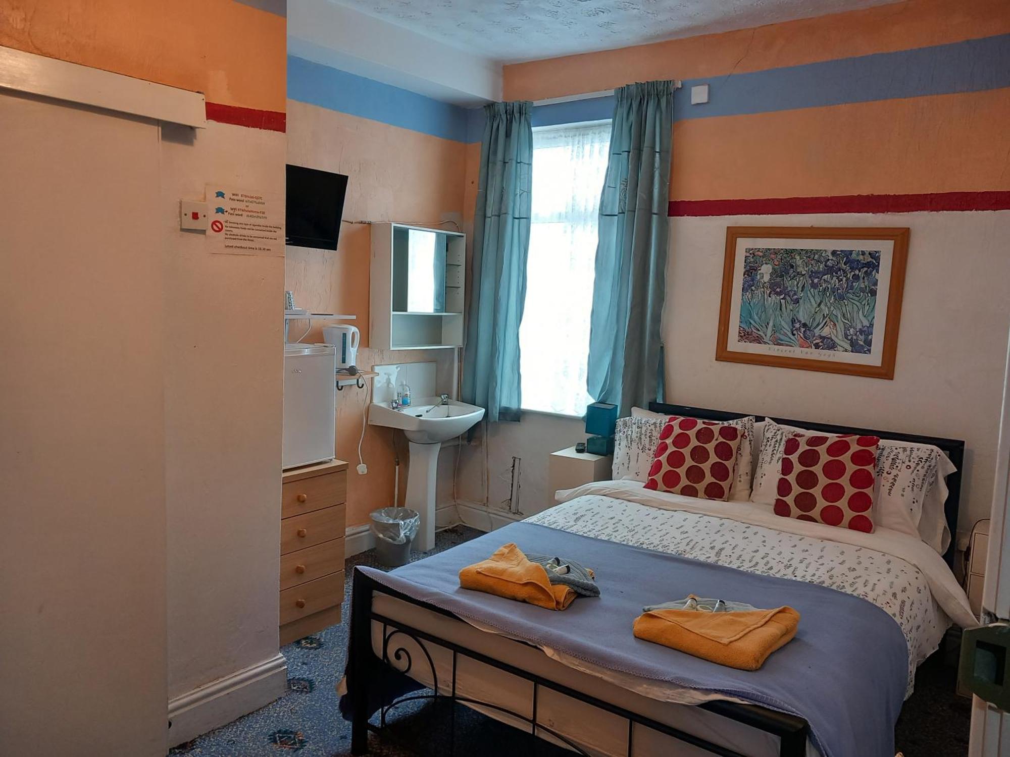 My Adam Hotel Blackpool Esterno foto